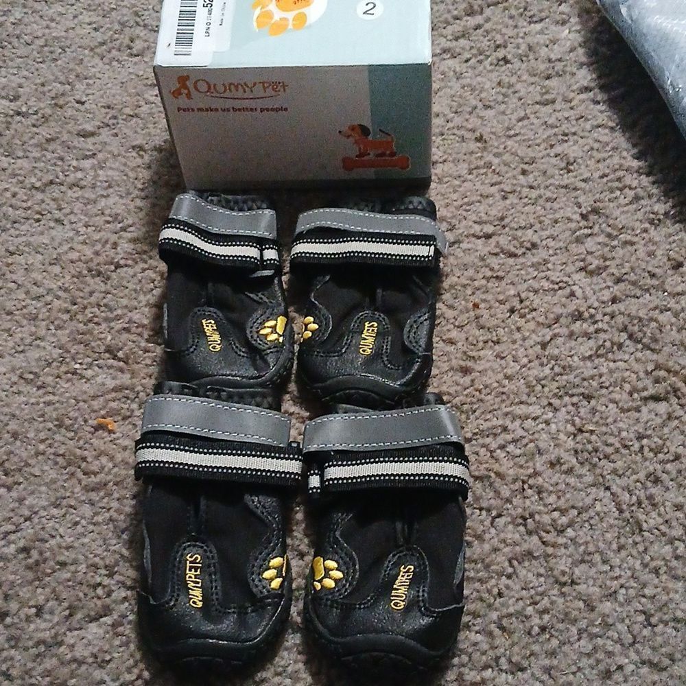 Dog Shoes Dog Boots & Paw Protectors Size 2: 1.9''x2.4''(W*L)  18-27lbs NWT